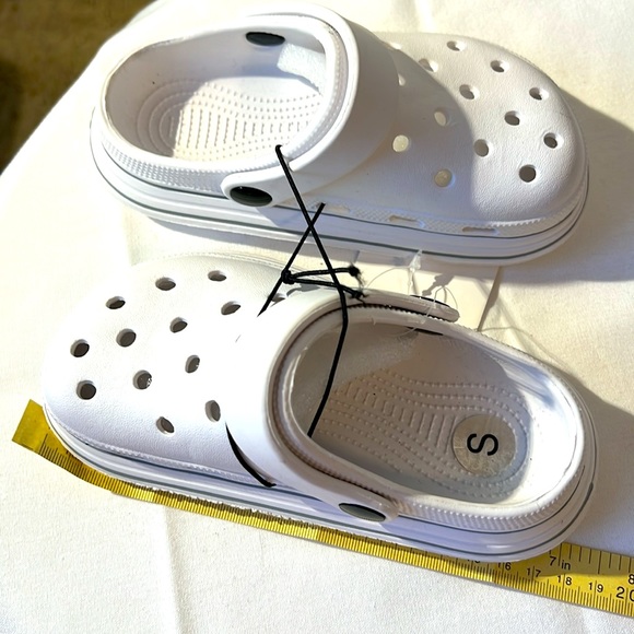 Littles Clog/Slipper Style Shoes White Back strap 7”x3.5” Brand New Size Small - Picture 5 of 9